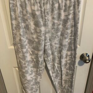 BearPaw Gray Textured Fabric